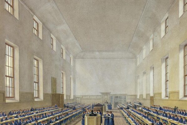 Alumno evaluando si es correcto escribir con inteligencia artificial sus tareas escolares